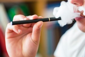 how to vape E-cigarettes