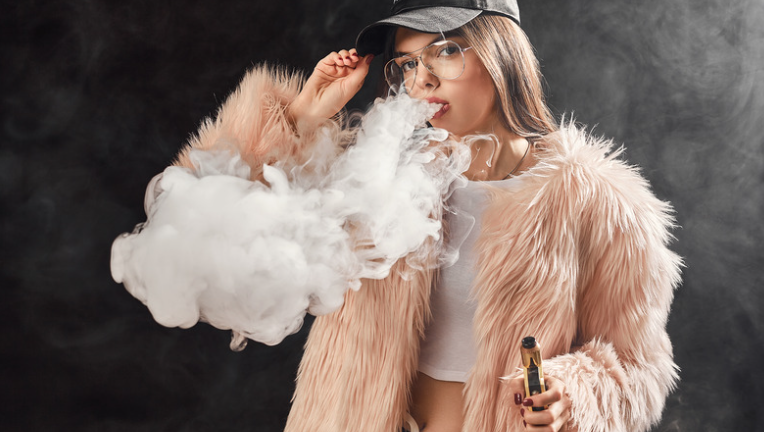 R and M Dazzle 7500 Recharge Vape - Unleash the Power of Performance and Convenience