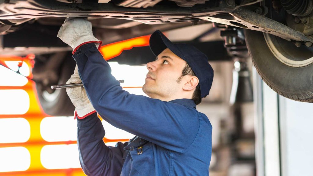 Understanding the Difference Between MOT and a Service Difference Between MOT and a Service