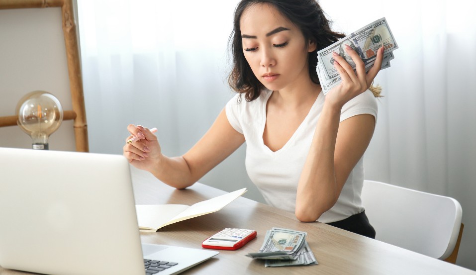 Minimum Wage Salary 40 Hours a Week, UK | How Much Can You Earn? minimum wage salary 40 hours a week